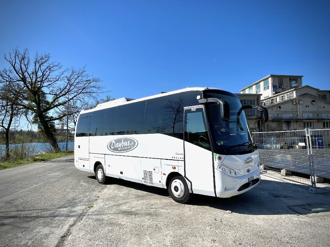 Midi-Reisebus 32